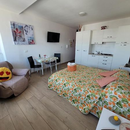Rosato 3 Sea View Apartment Lignano Sabbiadoro Ngoại thất bức ảnh